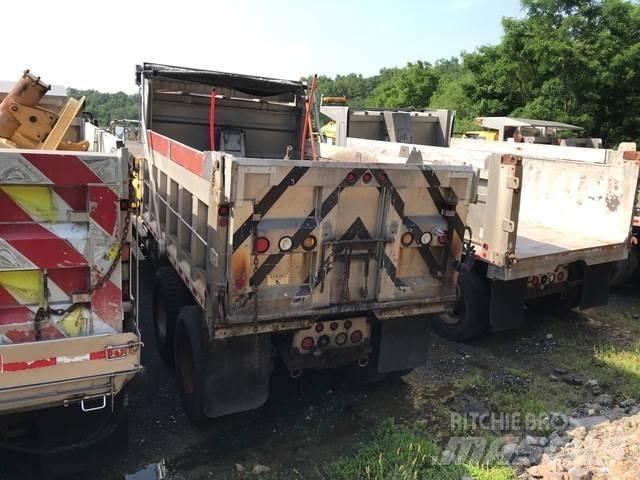 Mack 700 Snöblad och plogar