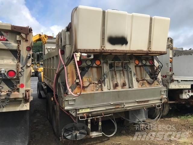 Mack 700 Snöblad och plogar