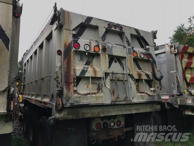 Mack 700 Snöblad och plogar