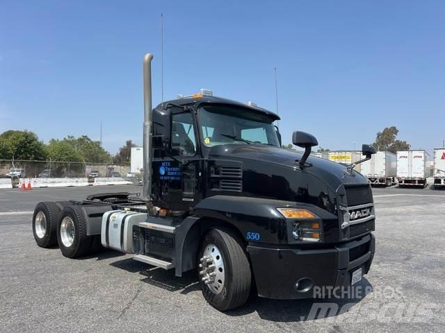 Mack AN64T Dragbilar