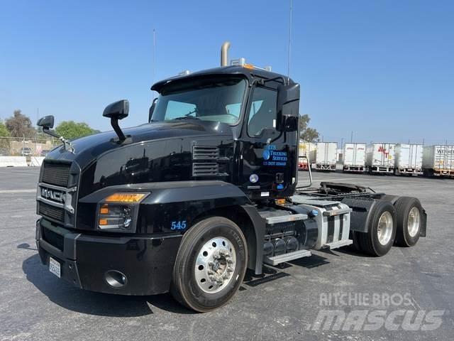 Mack AN64T Dragbilar