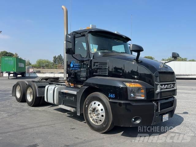 Mack AN64T Dragbilar