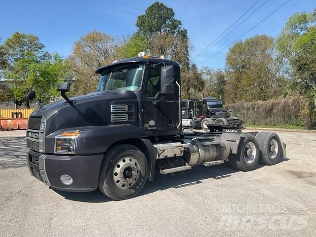 Mack AN64T Dragbilar