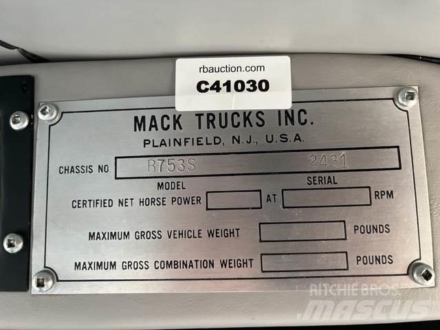 Mack B75 Dragbilar