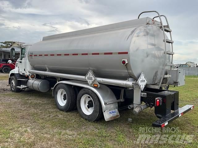Mack CH613 Tankbilar