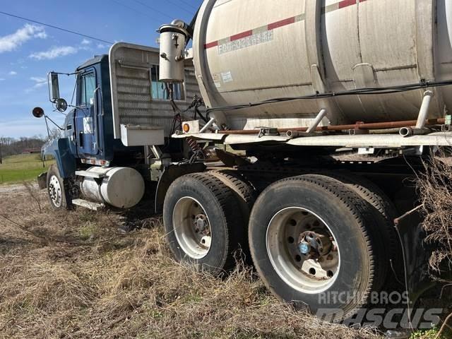 Mack CH613 Dragbilar