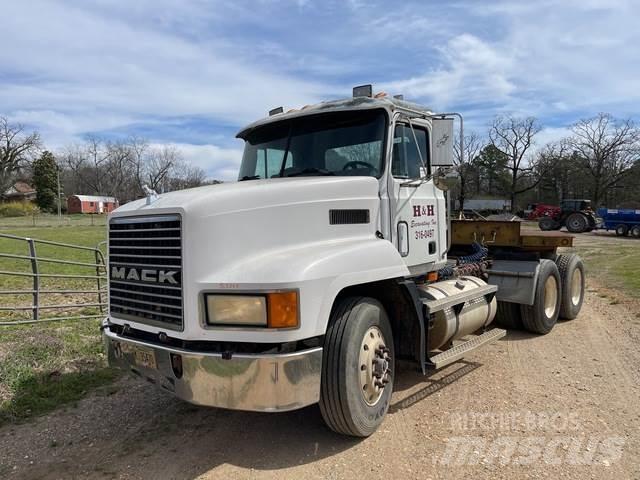 Mack CH613 Dragbilar
