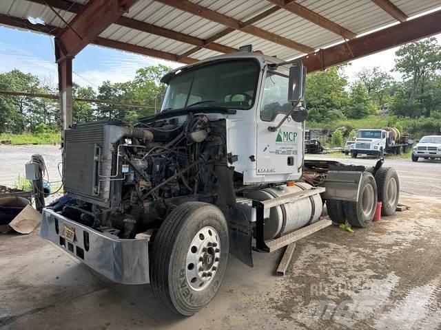 Mack CH613 Dragbilar