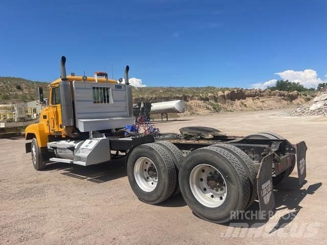 Mack CH613 Dragbilar