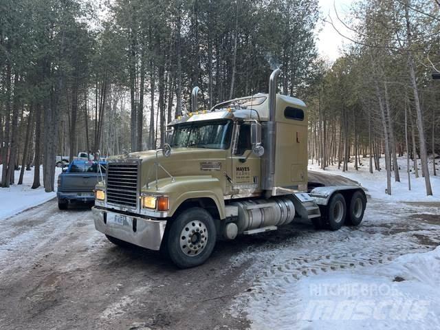 Mack CHN613 Dragbilar