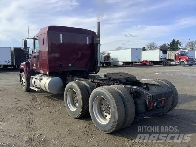Mack CHU613 Dragbilar