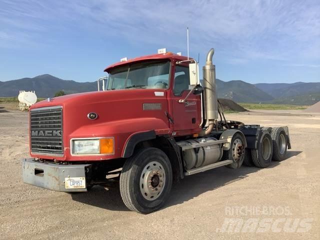 Mack CL733 Dragbilar