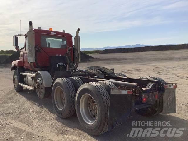 Mack CL733 Dragbilar