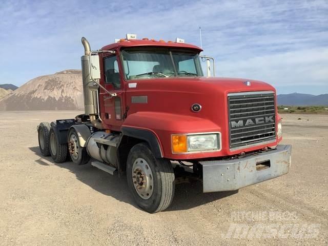 Mack CL733 Dragbilar