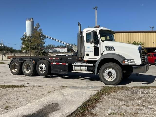 Mack CT713 Liftdumperbilar