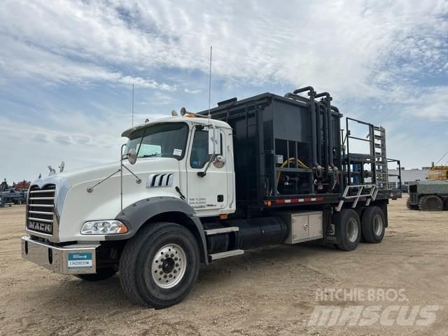 Mack CTR713B Entreprenad - Övrigt