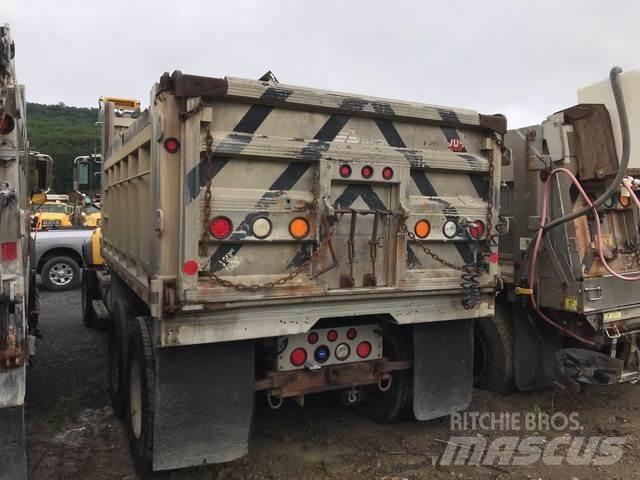 Mack CV700 Snöblad och plogar