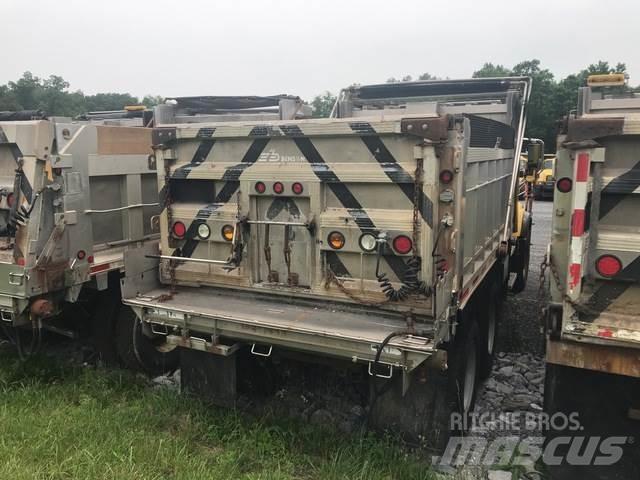 Mack CV700 Snöblad och plogar