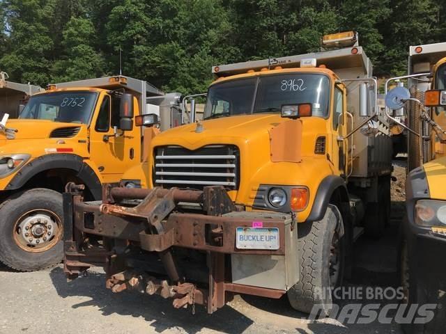 Mack CV700 Tippbilar