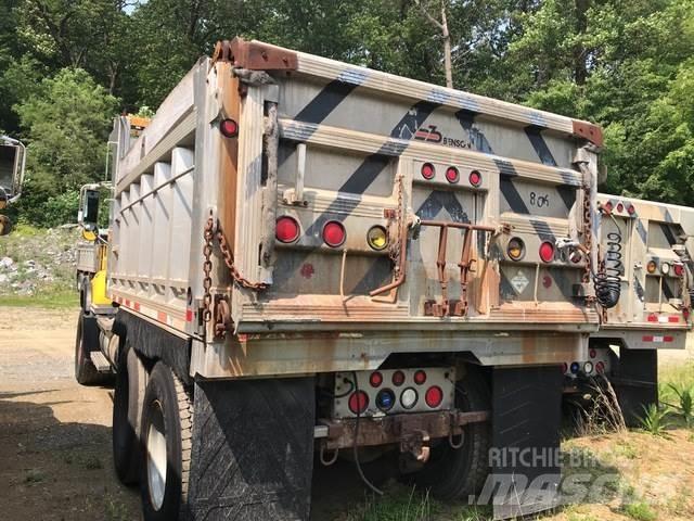 Mack CV700 Snöblad och plogar