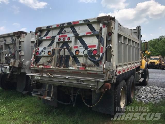 Mack CV700 Snöblad och plogar