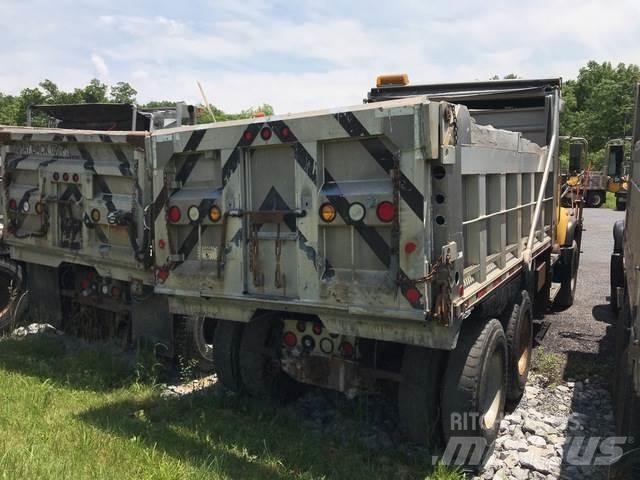 Mack CV700 Snöblad och plogar
