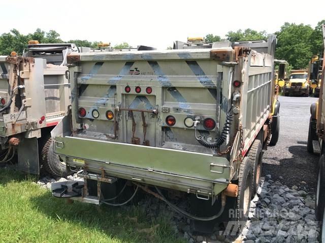 Mack CV700 Snöblad och plogar