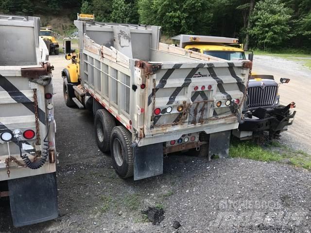Mack CV700 Snöblad och plogar