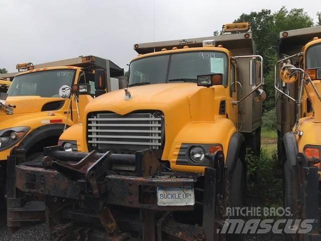 Mack CV700 Snöblad och plogar