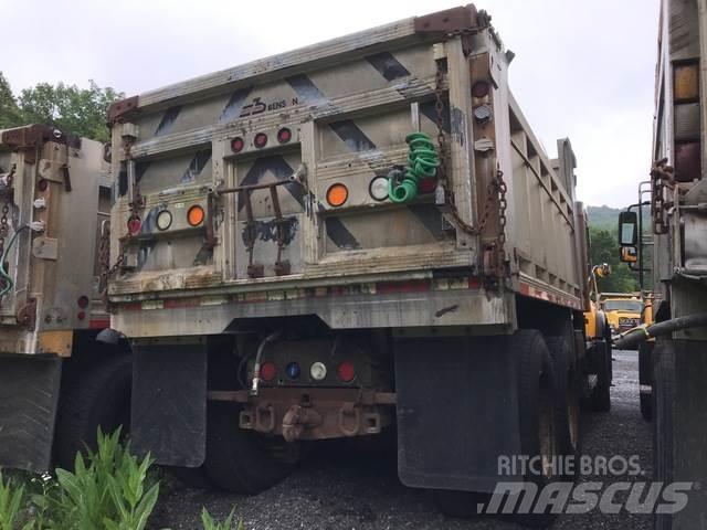 Mack CV700 Snöblad och plogar