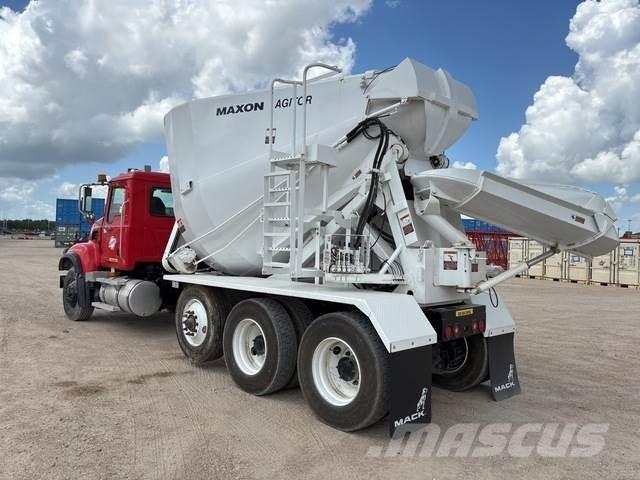 Mack CV700 Övriga bilar