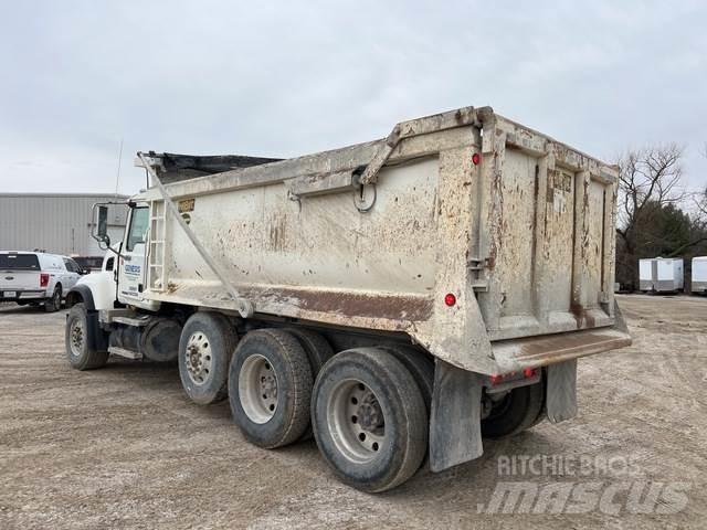 Mack CV713 Tippbilar