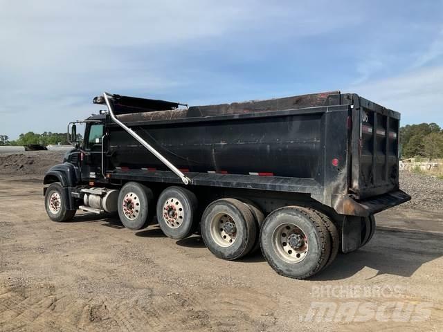 Mack CV713 Tippbilar