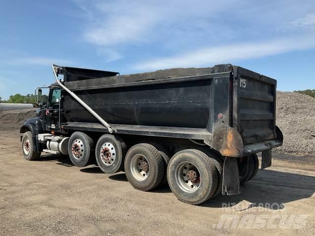 Mack CV713 Tippbilar