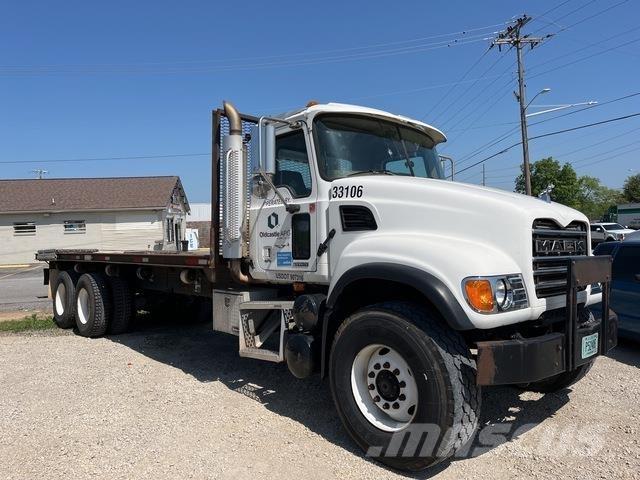 Mack CV713 Flakbilar
