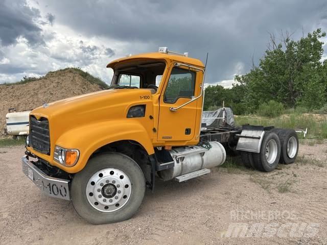 Mack CV713 Dragbilar