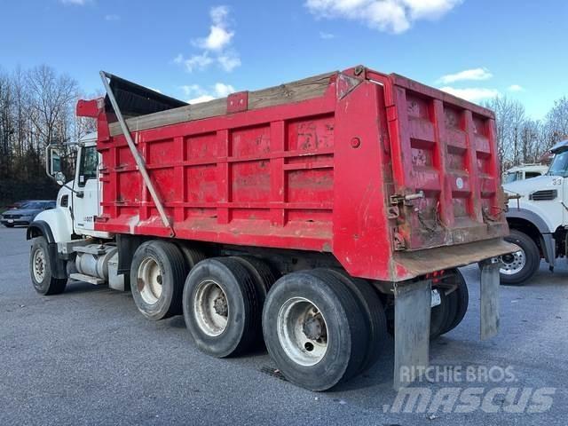 Mack CV713 Tippbilar