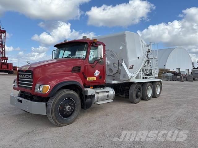 Mack CV713 Övriga bilar