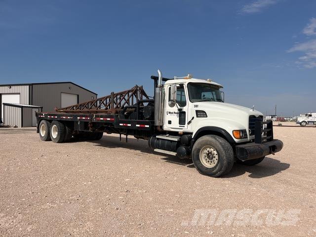 Mack CV713 Flakbilar