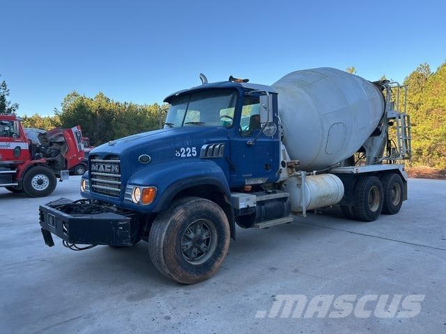 Mack CV713 Övriga bilar