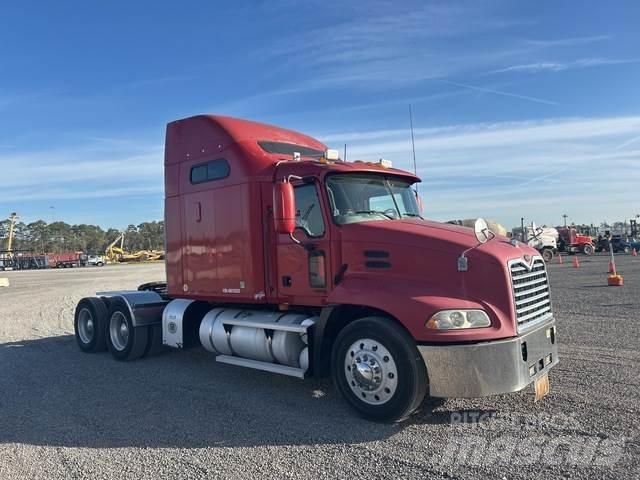 Mack CX613 Dragbilar