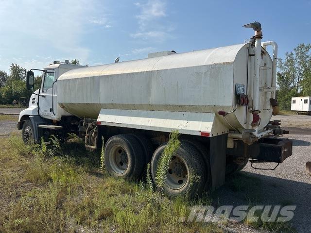 Mack CXN612 Vattentankbilar