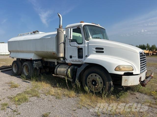 Mack CXN612 Vattentankbilar