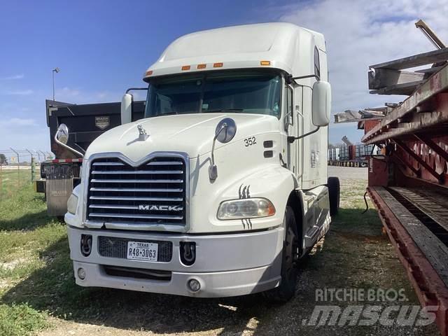 Mack CXU613 Dragbilar