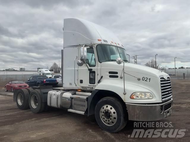 Mack CXU613 Dragbilar
