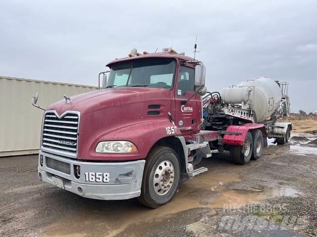 Mack CXU613 Dragbilar