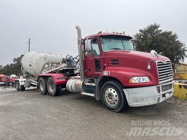 Mack CXU613 Dragbilar