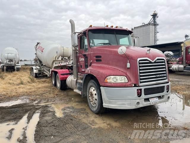 Mack CXU613 Dragbilar