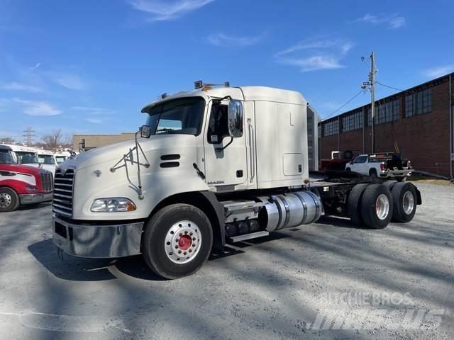 Mack CXU613 Dragbilar
