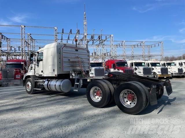 Mack CXU613 Dragbilar